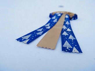 Kotylion świąteczny - niebieski w choinki - 3